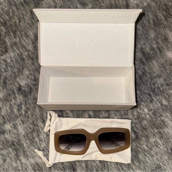 DEZI Read the Room Sunglasses - Picture 4 of 5